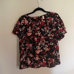 Patterened Top with Zip in the Back